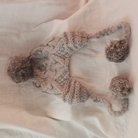 Hat and mitten set - Picture 3 of 8